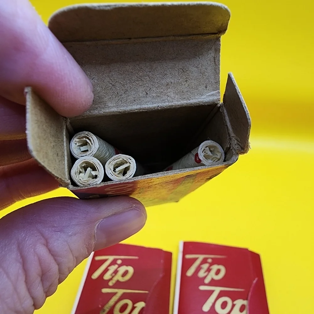 Vintage 1940 Tip Top Cigarette Papers & Medico Filters open box - Picture 4 of 4